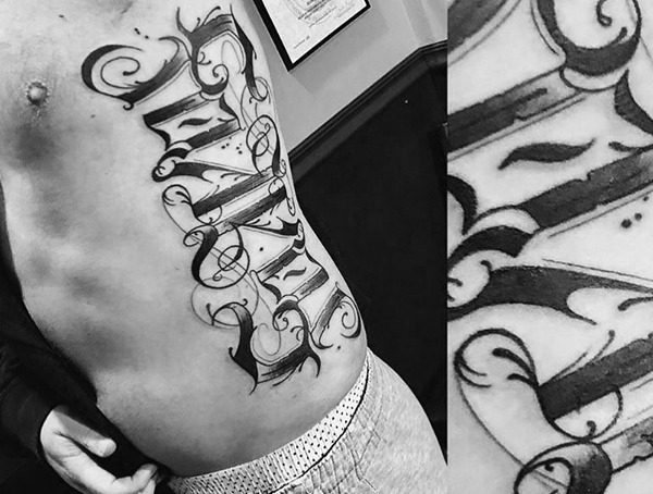Ambigram dövmeler, sunulduğu şekliyle okunabildiği gibi tam tersine çevrildiğinde de okuna