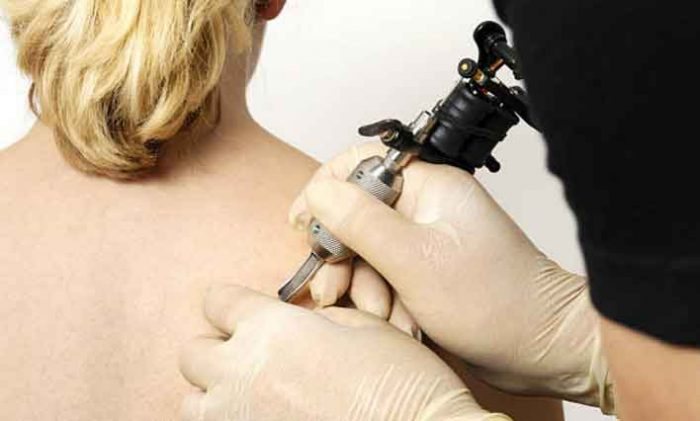 Western technique: the machine tattooing used in our country today.